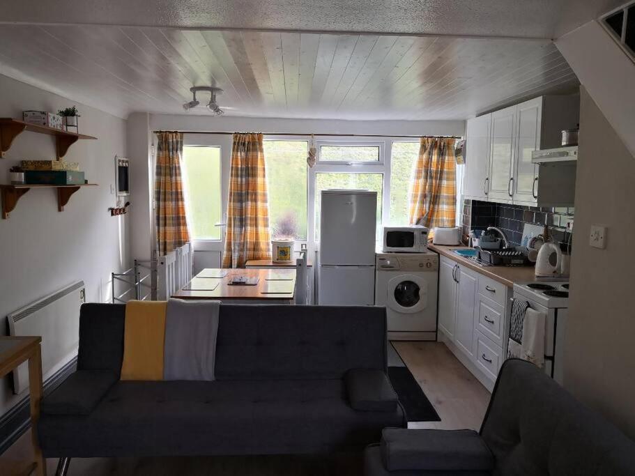 'Le Chalet Ii' Free Unlimited Wifi 2 Bed Chalet House Hodgeston Exterior foto